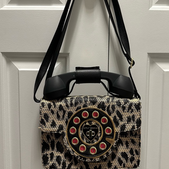 Betsey Johnson Phone Purse 💗 📞 - Picture 1 of 7